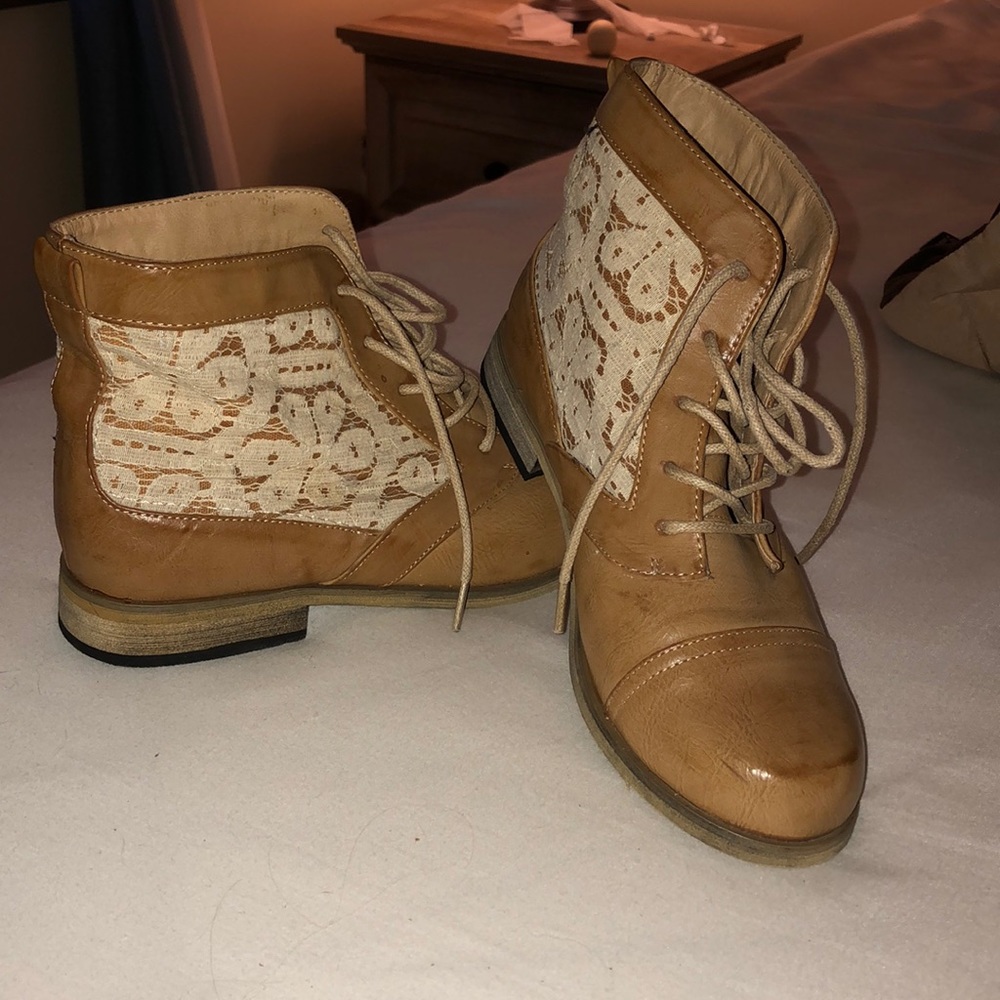 XOXO boots
